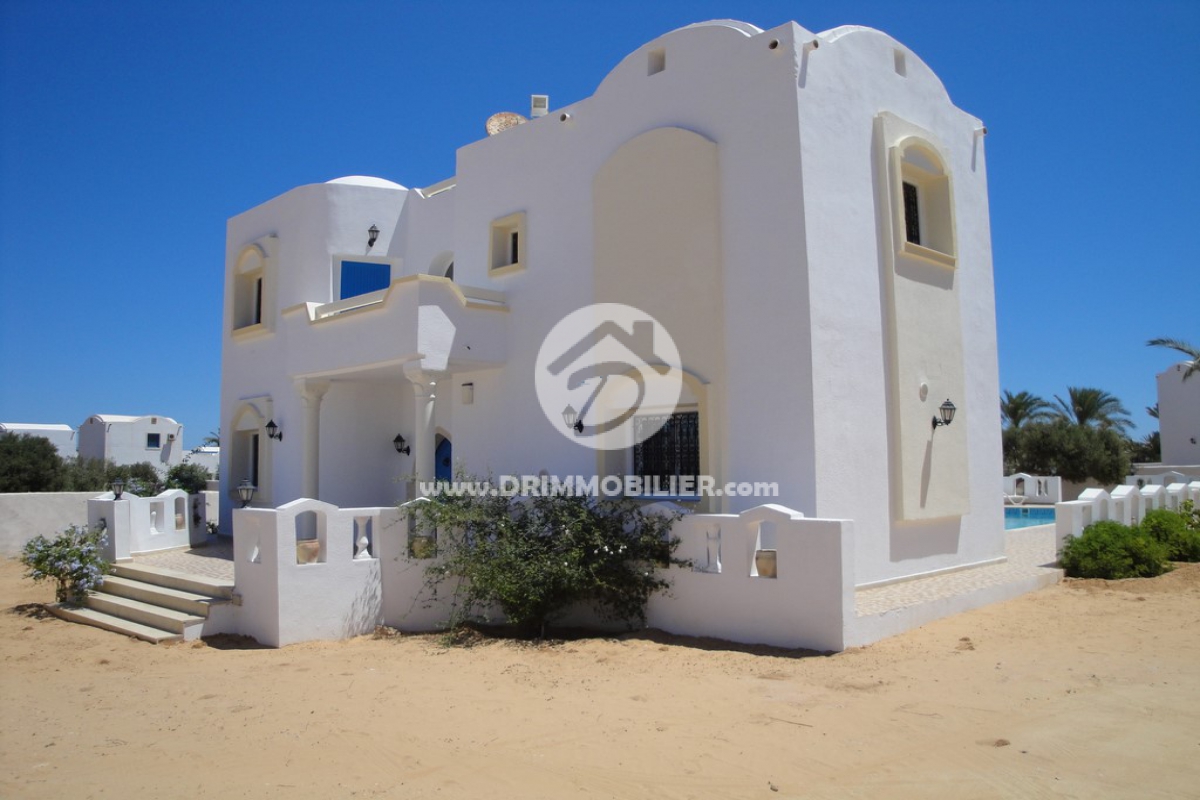 L 104 -                            Sale
                           Villa avec piscine Djerba